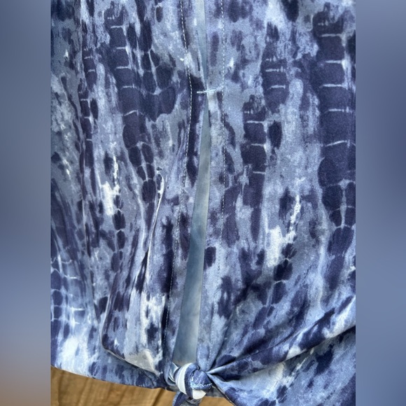 Old Navy Active Breathe tank - Picture 5 of 10